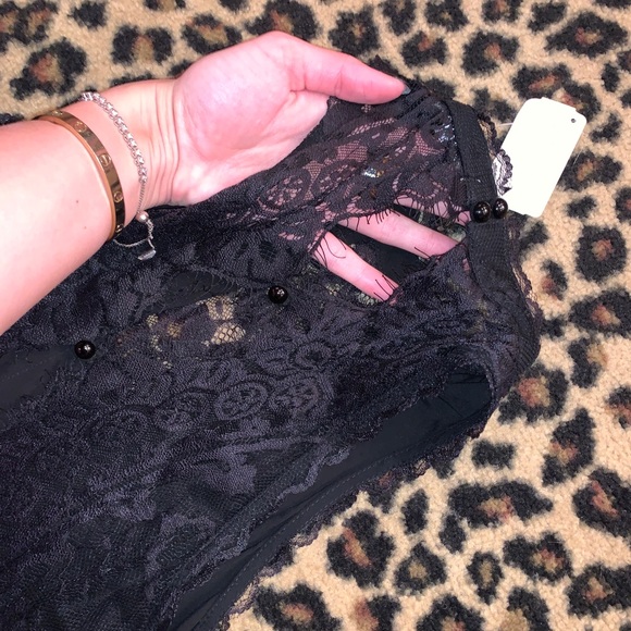 Neiman Marcus On the Road Black Lace Halter Dress - Picture 6 of 8